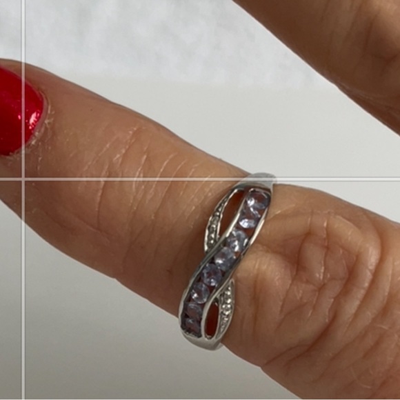 SALE! 10KT Solid Gold Diamond and Tanzanite Ring - Picture 2 of 3